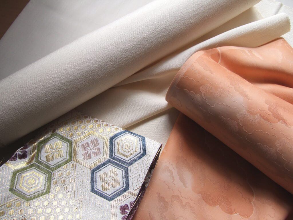 中古の反物は着物買取業者で売却可能？